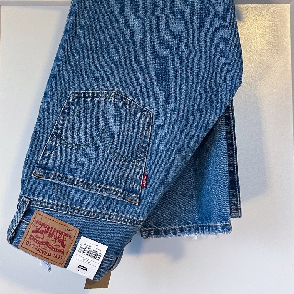 New with tags Levis 501 Crop High Waisted Jeans